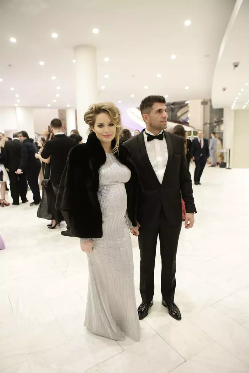 VIDEO EXCLUSIV/Soțul Laurei Cosoi este pregătit pentru ”viața în roz”. „Abia aștept să văd prin casă clame și fundițe de fetiță”