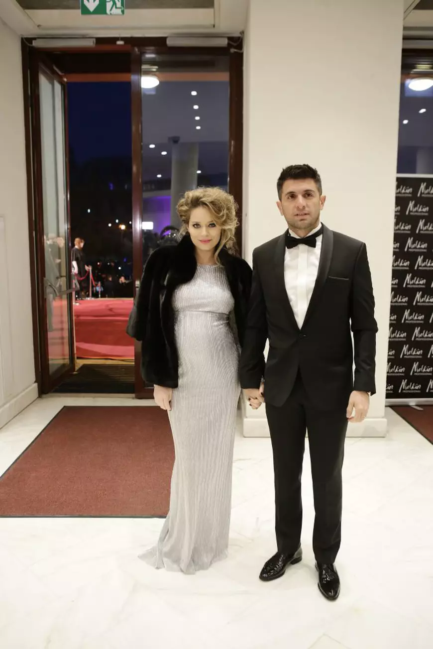 VIDEO EXCLUSIV/Soțul Laurei Cosoi este pregătit pentru ”viața în roz”. „Abia aștept să văd prin casă clame și fundițe de fetiță”