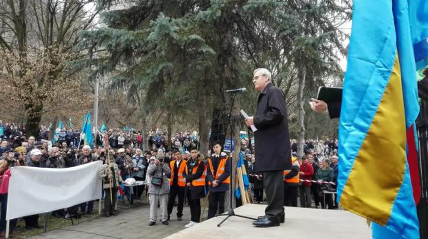 Miting pentru autonomia Ținutului Secuiesc, în Târgu Mureș. Peste 2.500 de oameni au fluturat un steag uriaș