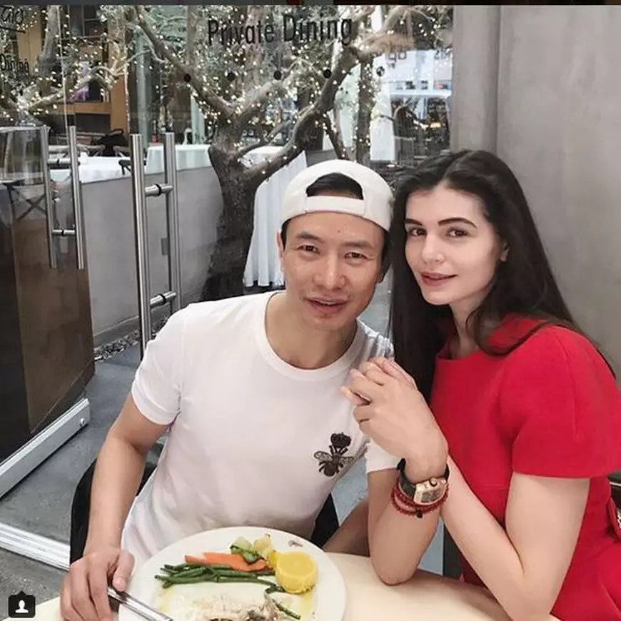 Reacție dură a Monicăi Gabor după ce i s-a atras atenția asupra unui defect al lui Mr. Pink.  "Aș sta lângă el chiar și cu..."