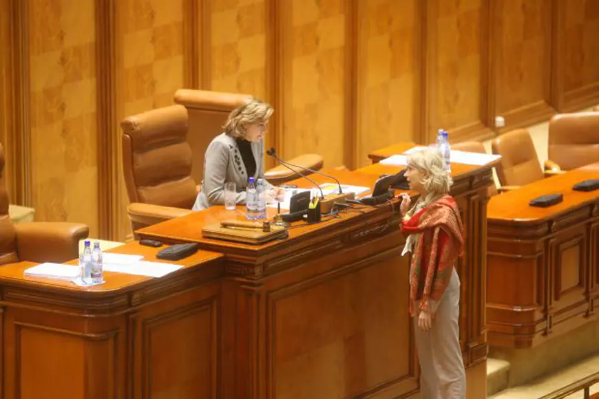 Atunci și Acum: Roberta Anastase, de la Miss România la prima femeie care a condus Camera Deputaților