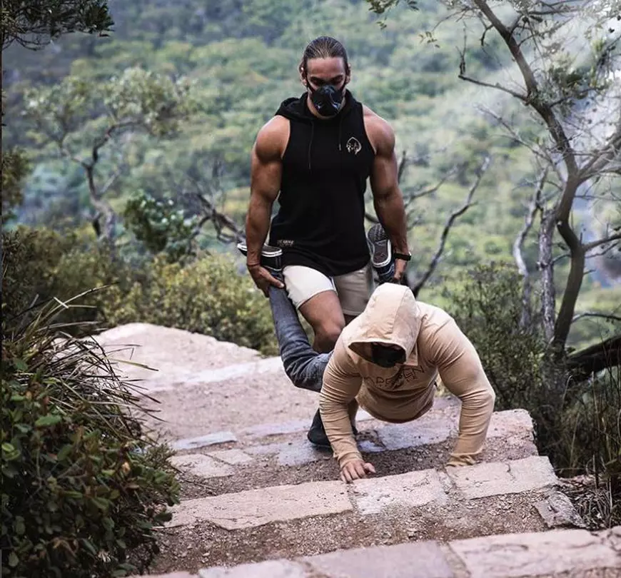 FOTO| Un paraplegic australian vrea să urce pe Everest în scaunul cu rotile