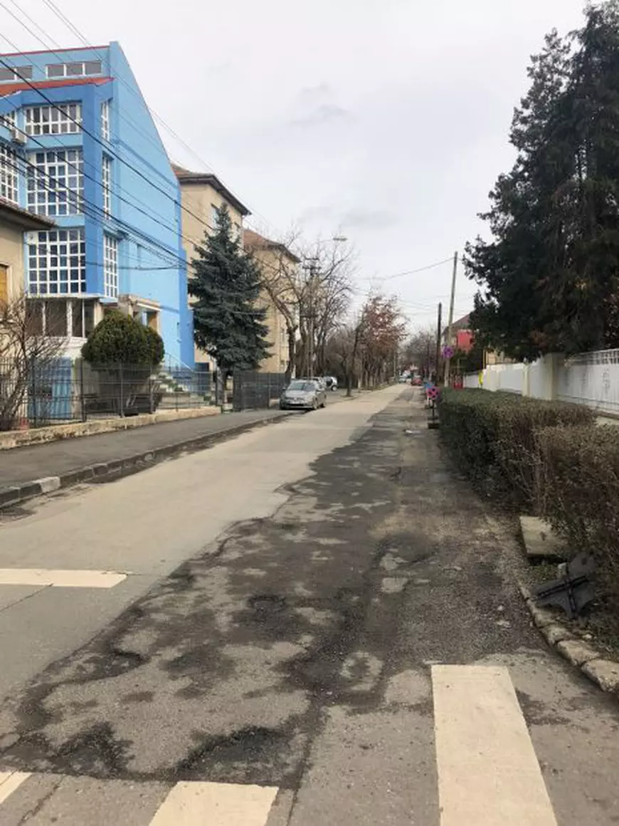 Străzile din Timișoara sunt pline de gropi. Drumarii dau vina pe deszăpezire/ FOTO