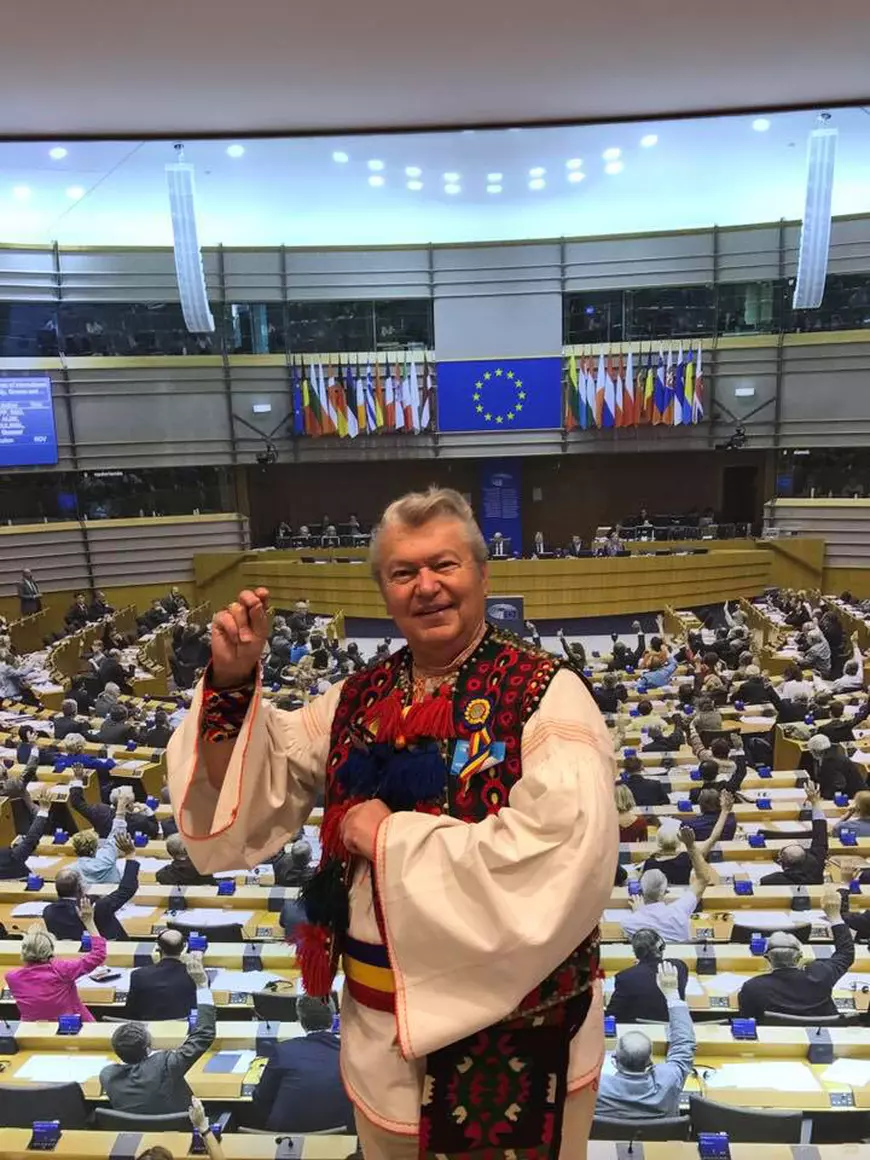 EXCLUSIV/Gheorghe Turda, generalul din muzica românească, cânta în Italia... cu epoleți