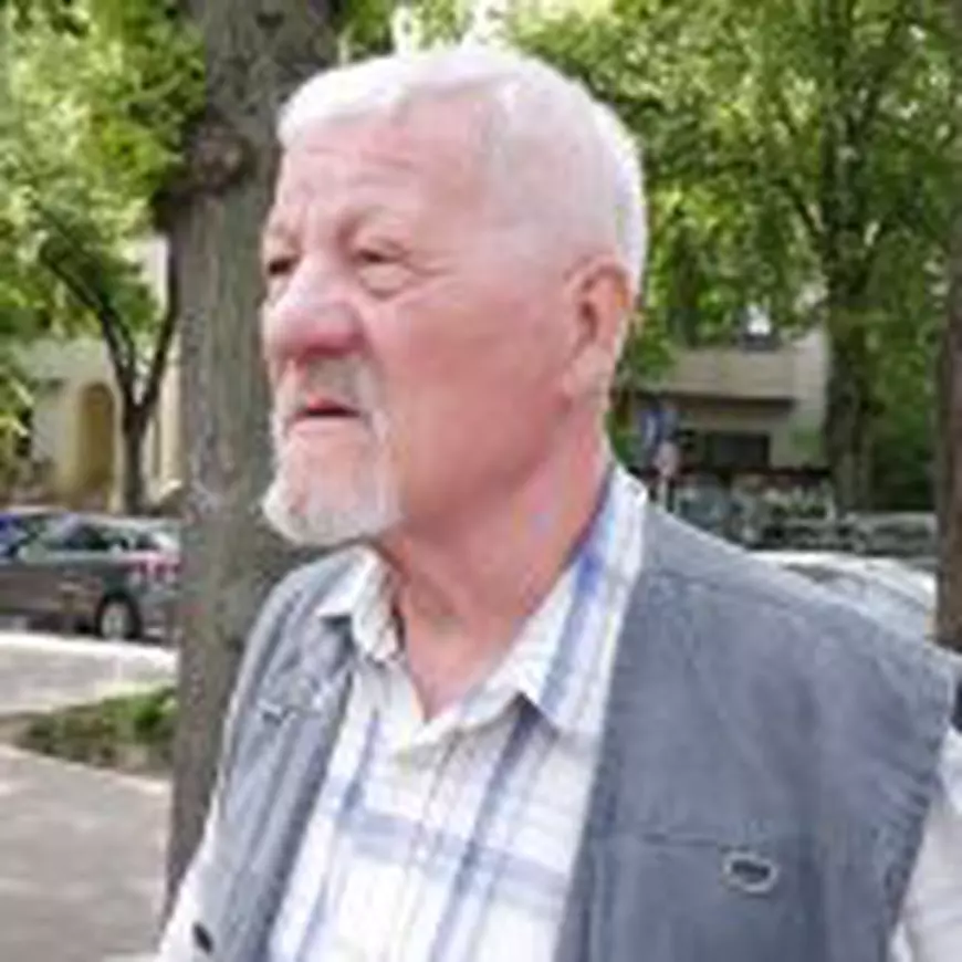 VIDEO / Decizia lui Klaus Iohannis, la judecata străzii. Cum comentează oamenii anunțul preşedintelui despre Viorica Dăncilă.