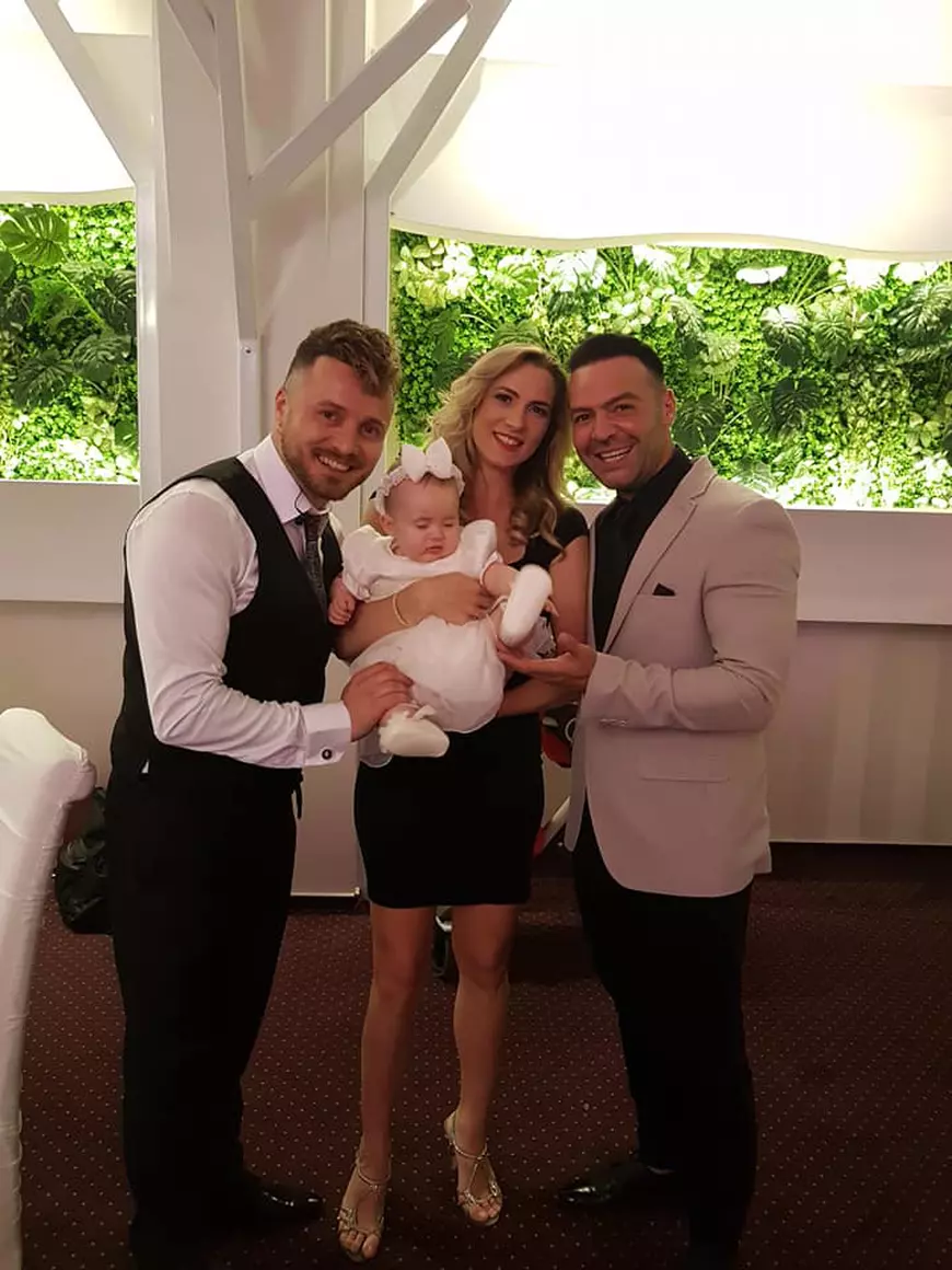 EXCLUSIV. Cât ”s-a dat la masă” și ce sumă s-a strâns la botezul fetiței Gabrielei Cristea și a lui Tavi Clonda. 35.000 de euro pentru Victoria