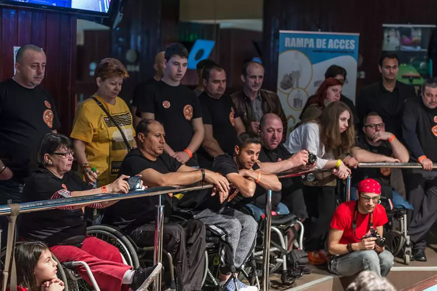 Meci cu vedete la Competiția Națională de Biliard în Scaun Rulant