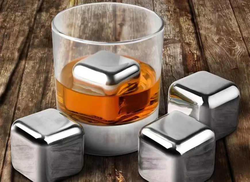 cuburi din otel whiskey cadou