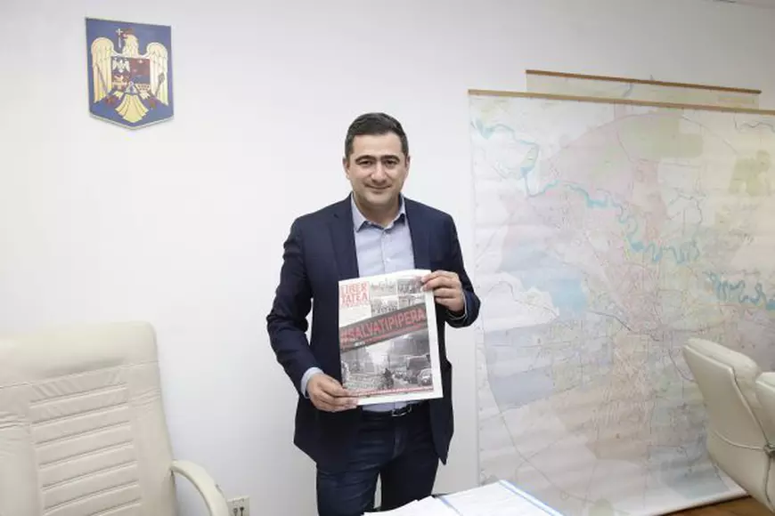 Primăriile au primit ediția specială “Libertatea de Pipera”