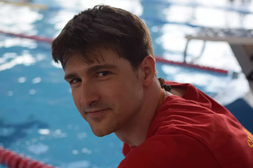 Alexandru Felix Maestru, antrenorul militarilor la înot. 