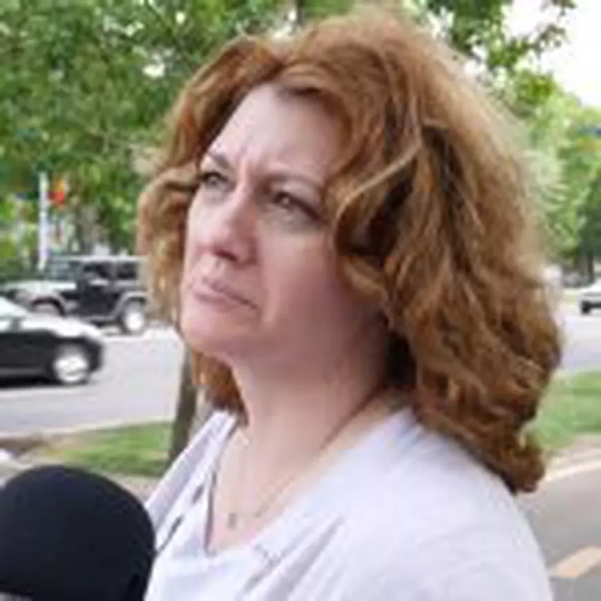 VIDEO / Decizia lui Klaus Iohannis, la judecata străzii. Cum comentează oamenii anunțul preşedintelui despre Viorica Dăncilă.