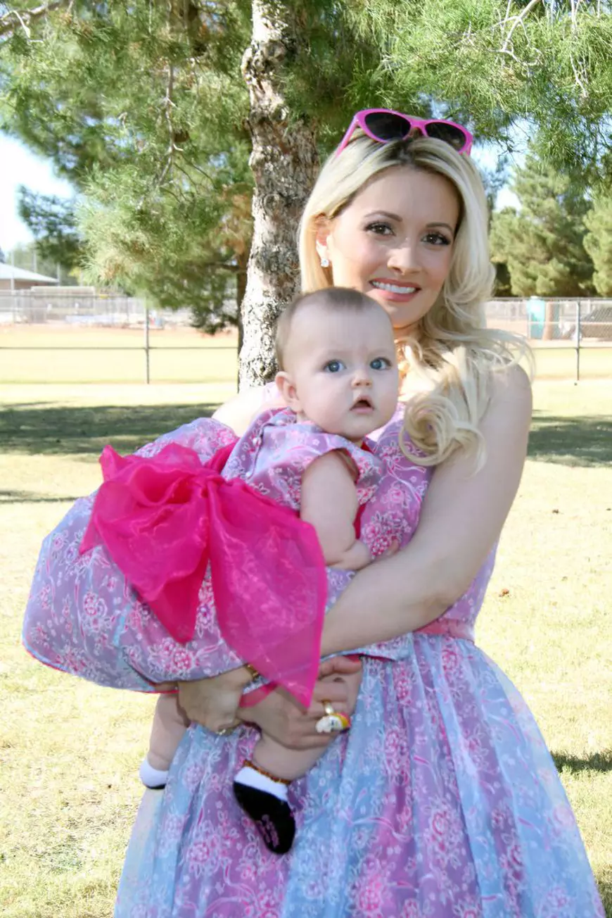 cele mai ciudate nume ale copiilor de vedete internaționale. Holly Madison și Rainbow