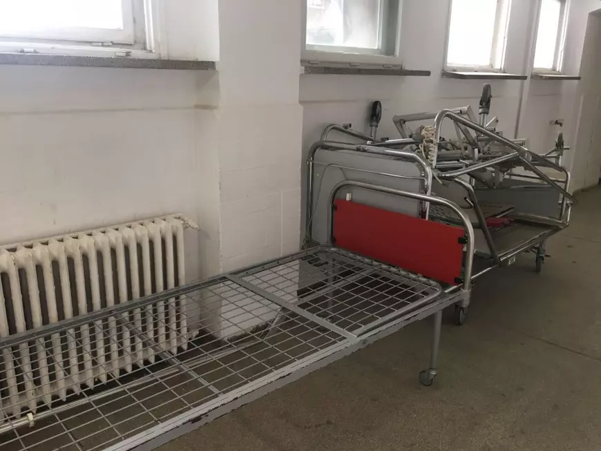 Paturile noi și moderne le-au înlocuit pe cele vechi și ruginite