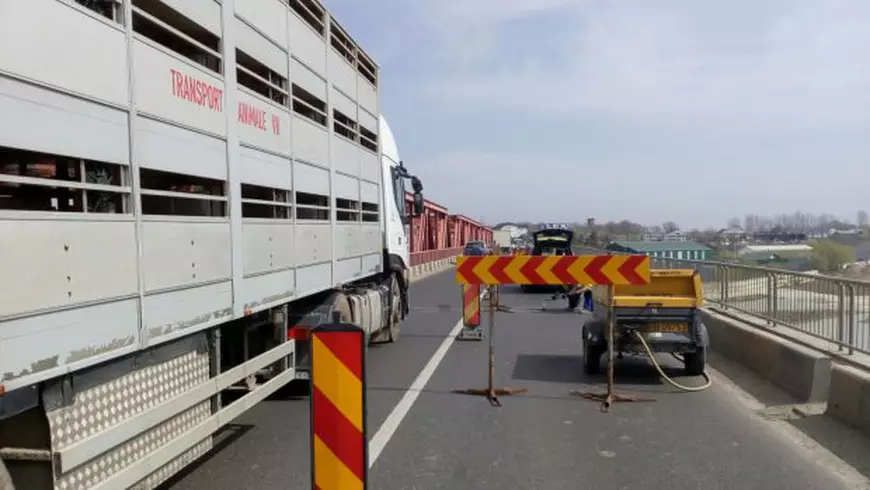 Podul de la Mărăcineni peste râul Buzău va fi închis. Obiectivul, care leagă Muntenia de Moldova, necesită lucrări urgente