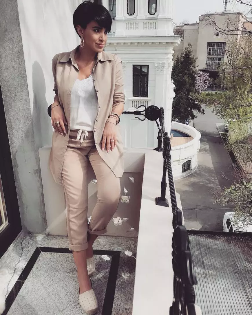 VIDEO/Casa la care visează Adelina Pestrițu: un conac cu lac, multă verdeață și fântâni arteziene