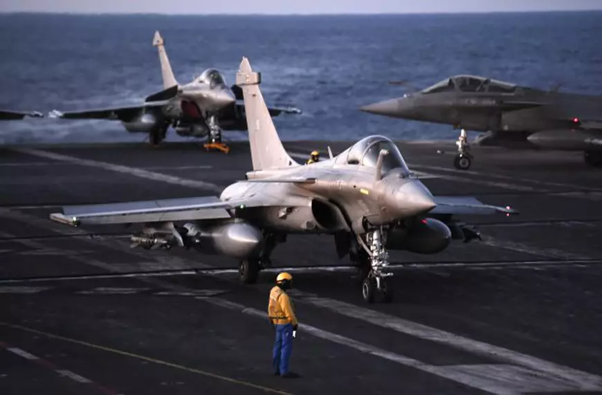 FOTO | Cum arată armele avioanele și navele folosite de SUA, Marea Britanie și Franța pentru a ataca Siria