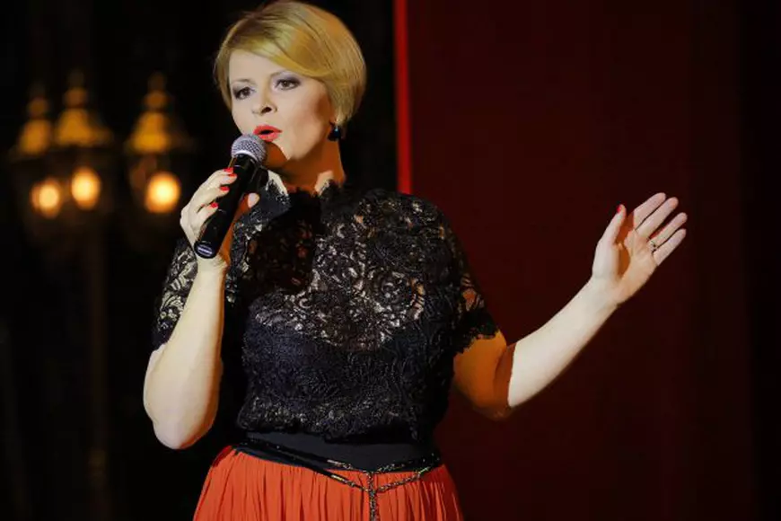 Sanda Ladoși s-a bătut cu o colegă în copilărie. 