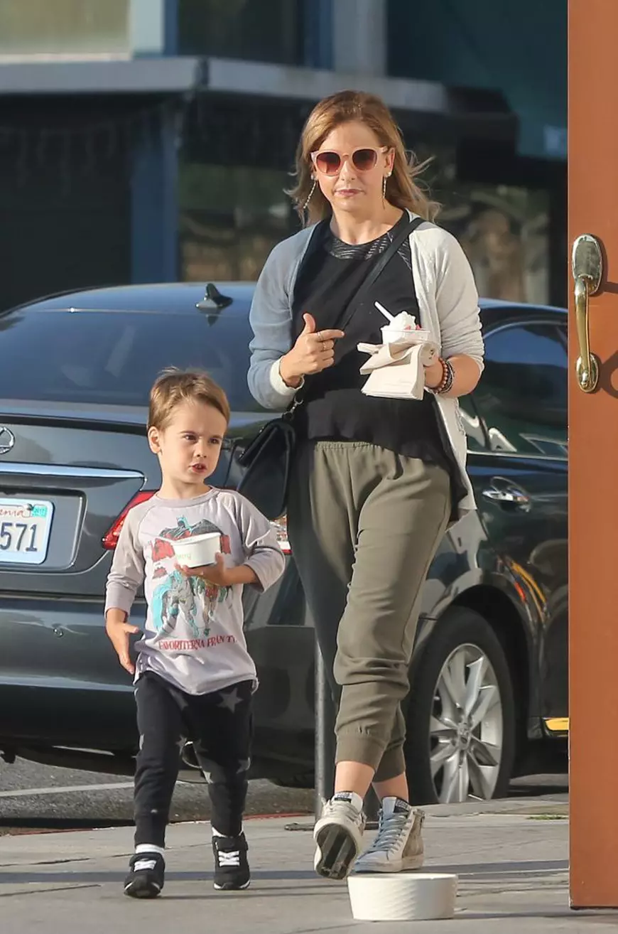 cele mai ciudate nume ale copiilor de vedete internaționale. Sarah Michelle Geller și fiul ei Rocky