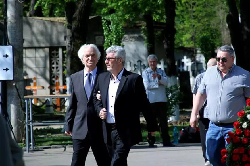 Silviu Prigoană, la înmormântarea Ionelei Prodan. Clipe grele pentru afacerist