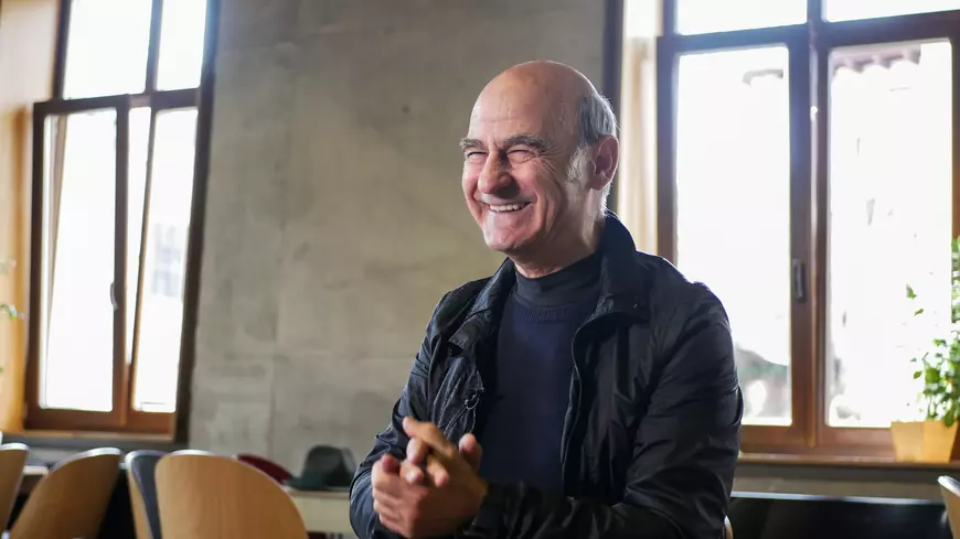 INTERVIU | Stelarc, artistul cu o ureche implantată în braţ: ,,În viitorul apropiat, am putea trăi fără puls" - VIDEO