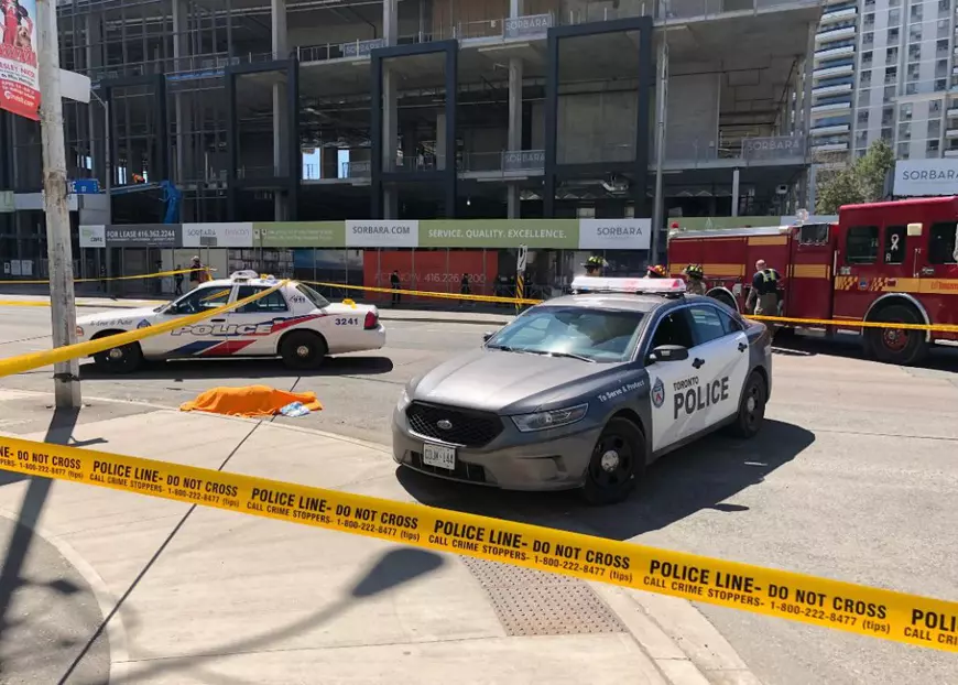 O dubă a intrat în mulțime, în Toronto