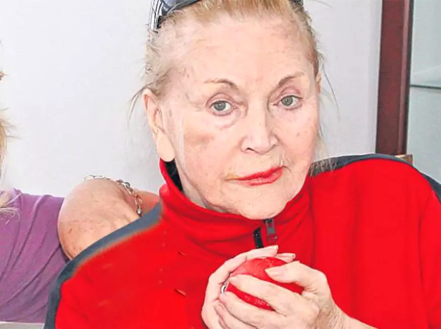 EXCLUSIV/ Mama Zina l-a pierdut pe Ion! A rămas singură în azil