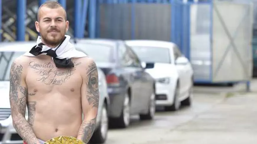 De ce nu-și revine Denis Alibec. Verdictul specialiștilor: ”Îi trebuie un program psihologic pentru a învăța să se autocontroleze. E victima stresului competitiv”. Chiar el și-a făcut un tatuaj nou: ”Ineffable!”