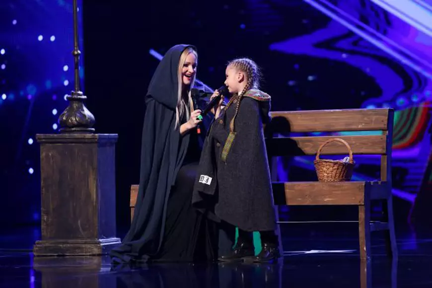 Amelia Uzun si Ana Cernicova