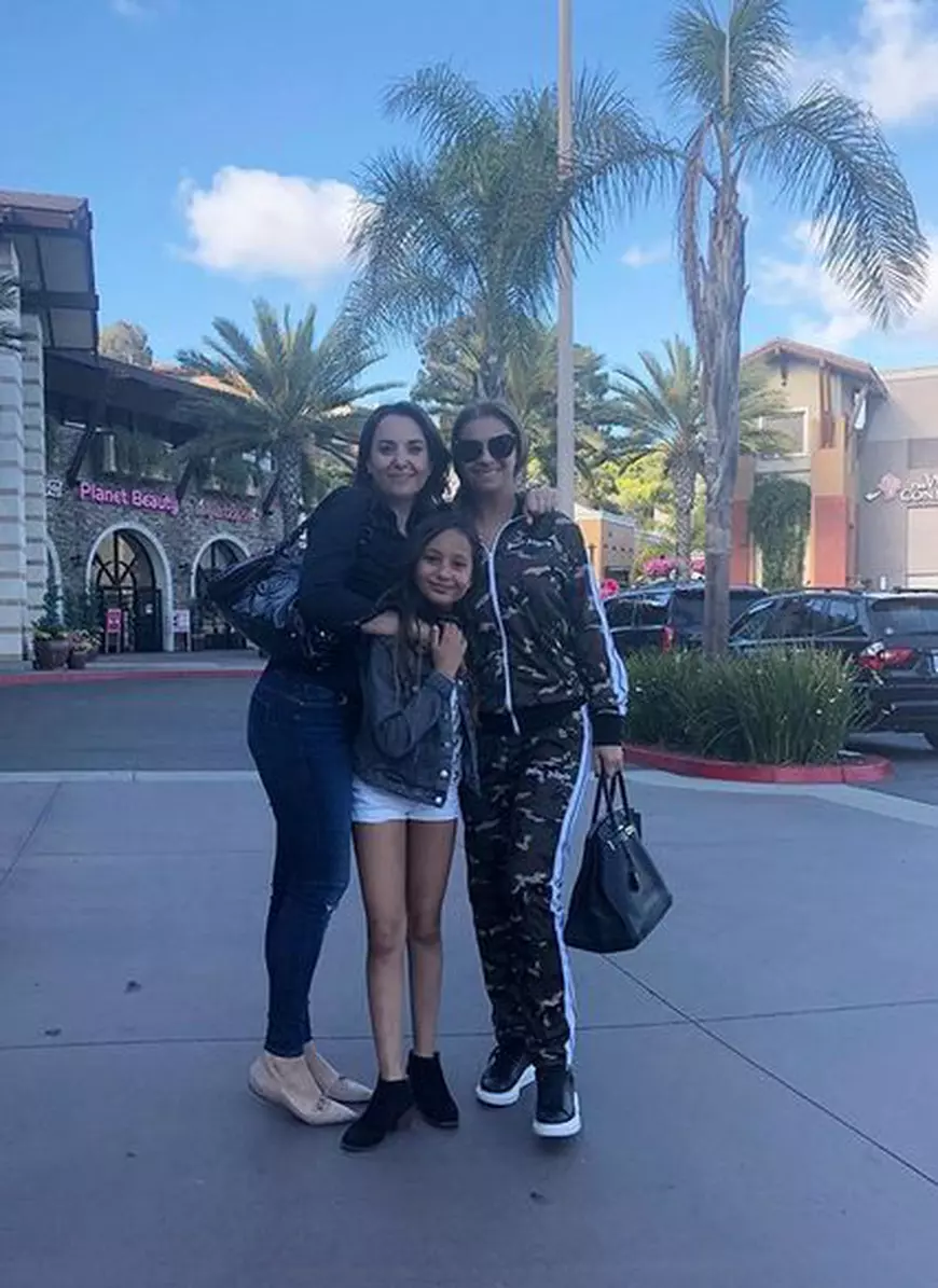 Anamaria Prodan, alături de sora sa. "Ați rămas doar voi două"