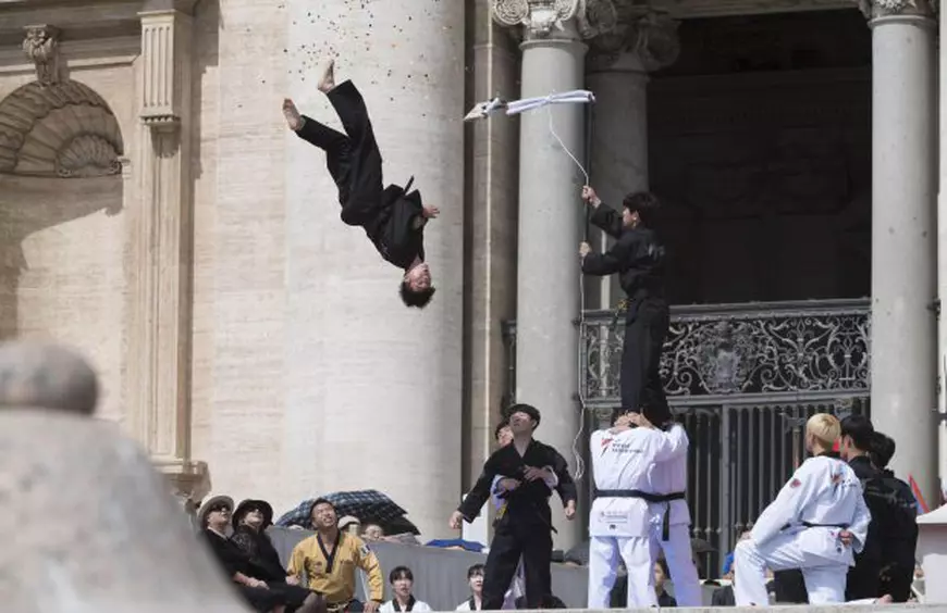Papa Francisc a asistat la o demonstrație de taekwondo la Vatican