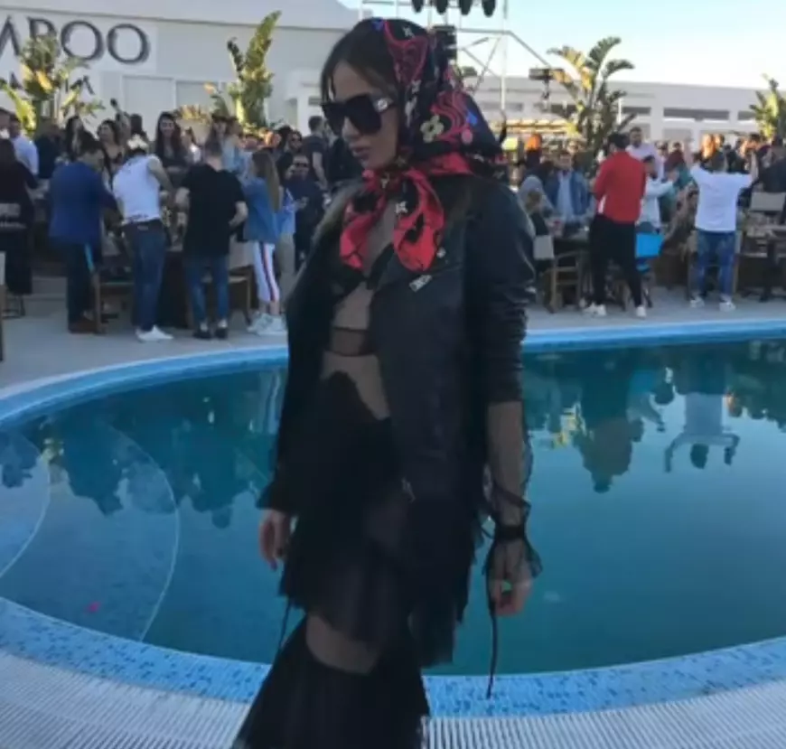 Distracția din cluburile de fițe din Mamaia. Șampanie fină de mii de euro, creații de la designeri celebri și note de plată cât o mașină nouă