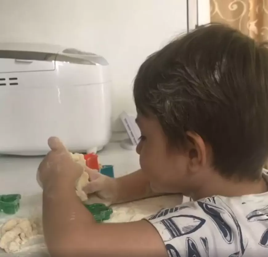 Moment înduioșător cu băiețelul Andreei Mantea. Ce dedicație muzicală i-a făcut mamei sale | VIDEO