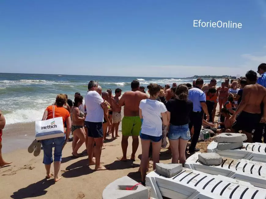 UPDATE/ Bărbatul care a murit înecat la Eforie Nord intrase în apă ca să-și salveze fiul și nepotul