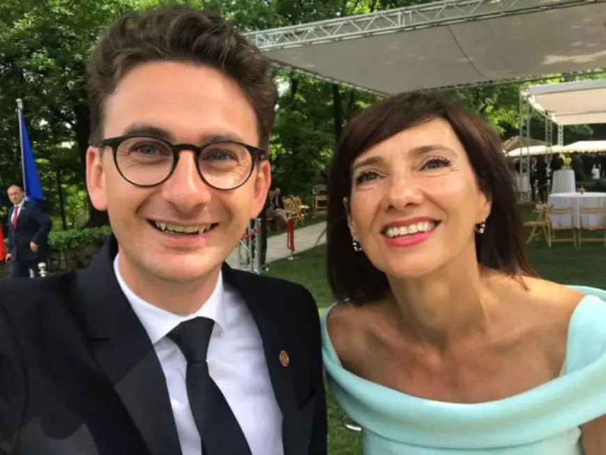 REPORTAJ/ Ce nu s-a văzut la recepția de Ziua Europei, de la Cotroceni; Liderii PSD au venit cu autocarele, Dragnea și Dăncilă au socializat peste o oră (FOTO)