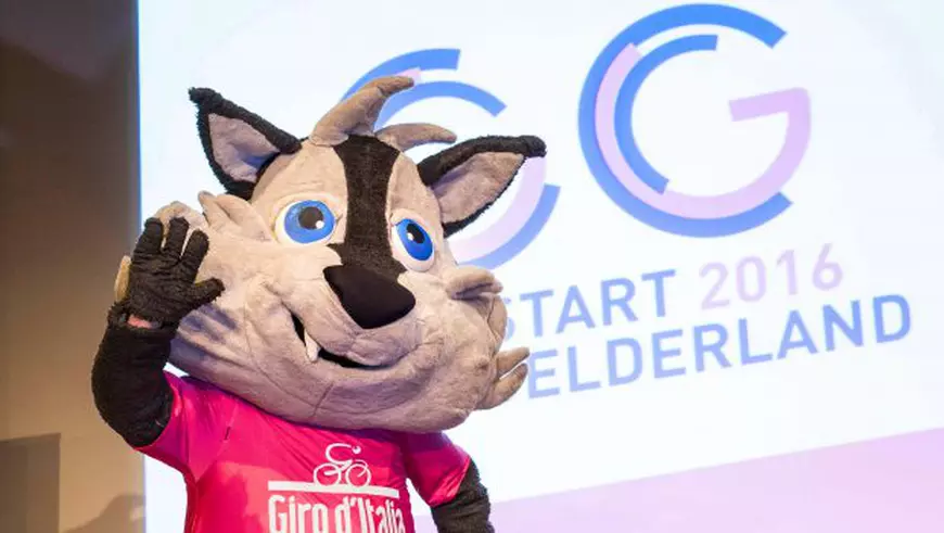 Turul ciclist al Italiei 2018. Sam Bennett, învingător în ultima etapă, la Roma, Chris Froome câștigă în premieră Il Giro | VIDEO