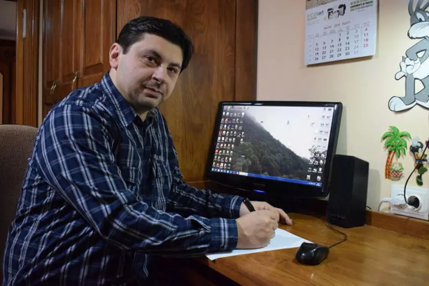 GALERIE FOTO/Povestea unui altfel de sat. Giulia de Dolhasca, locul unde romii ursari trăiesc ca acum 100 de ani