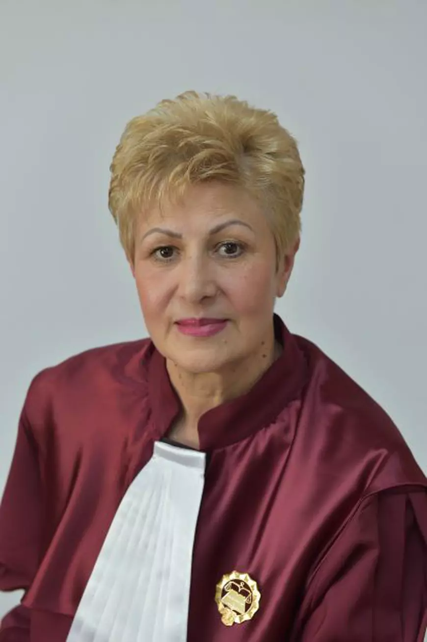 ANALIZĂ/ CCR, arbitrul între partide. Cine sunt judecătorii care s-au opus revocării șefei DNA şi cât de politizată este Curtea