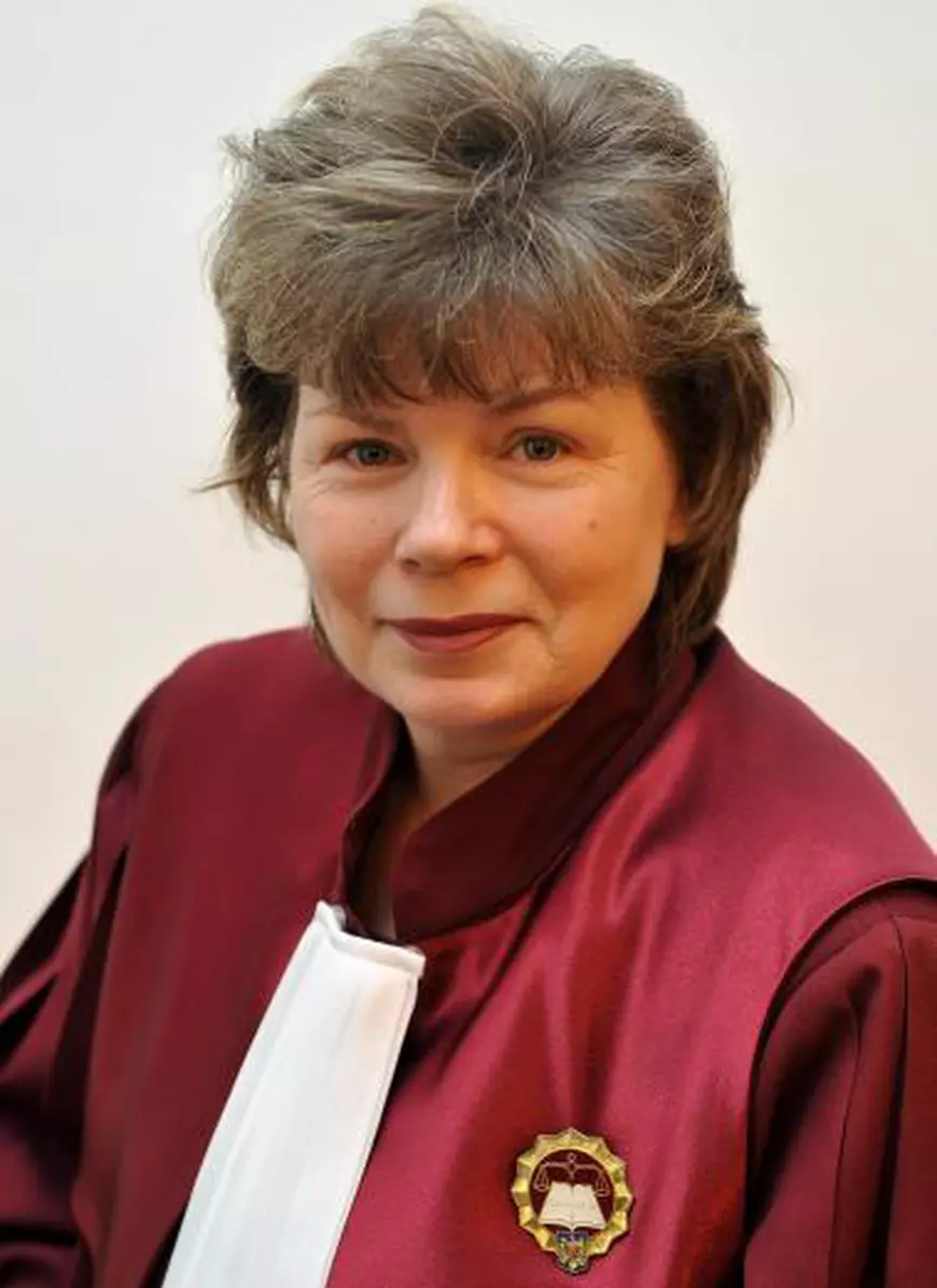 ANALIZĂ/ CCR, arbitrul între partide. Cine sunt judecătorii care s-au opus revocării șefei DNA şi cât de politizată este Curtea