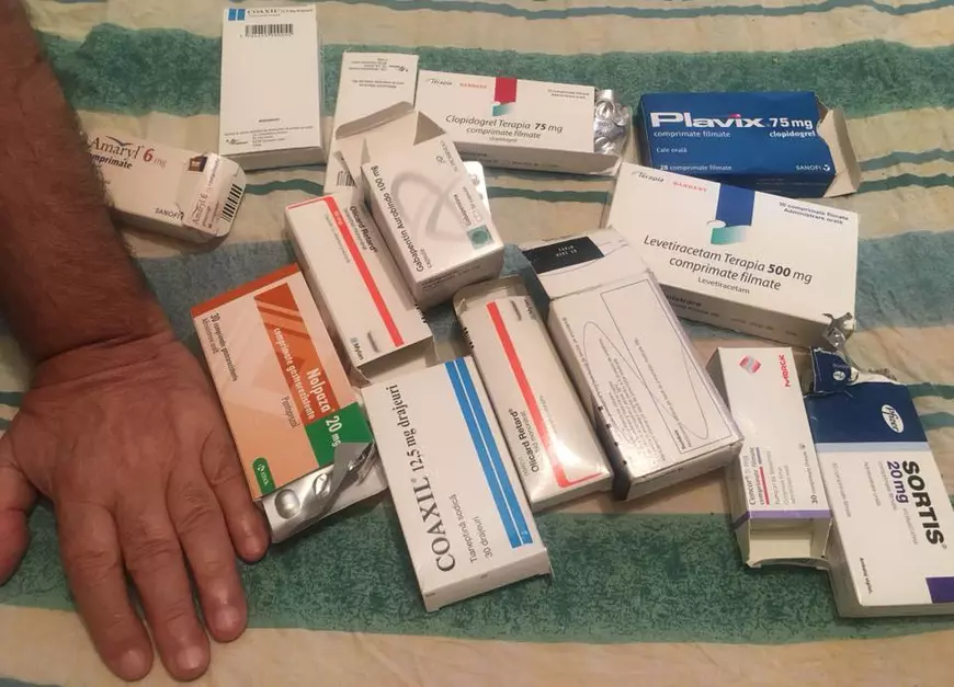 Viorel Lis a ajuns să ia cu pumnul de medicamente. Oana Lis le-a arătat tuturor