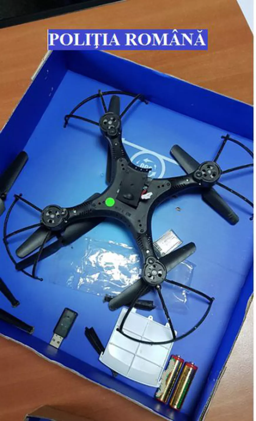 Polițiștii au ridicat un arsenal din casele a doi tineri în urma unor percheziții în Timiș