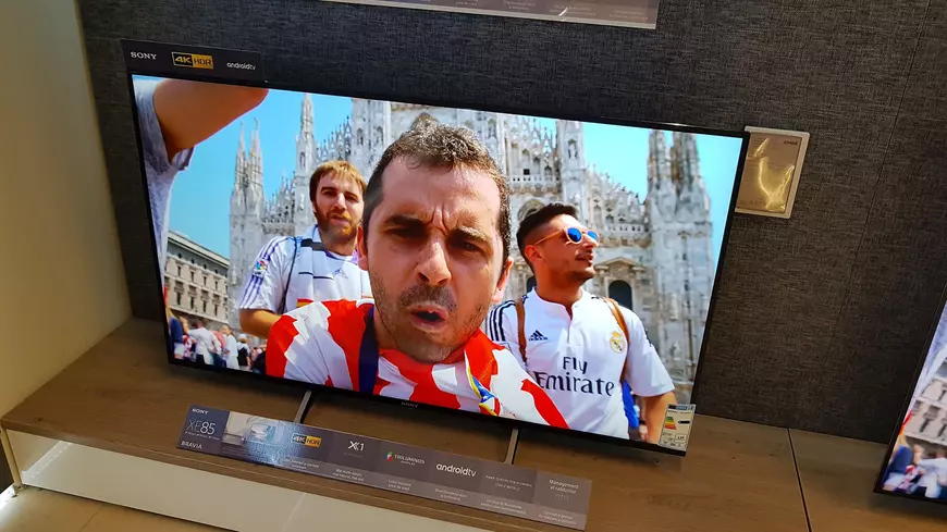 Televizor Sony Bravia cu Android TV expus la Emag
