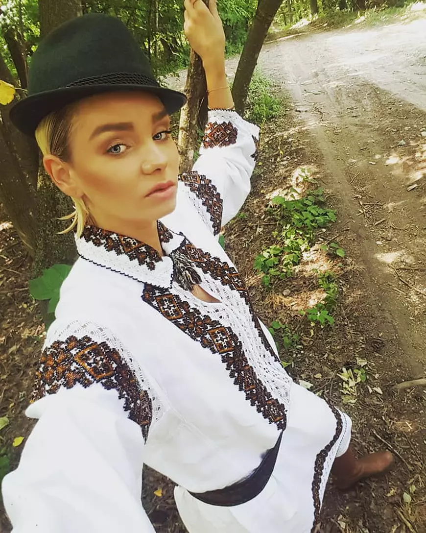 Maria Constantin, în dublu exemplar. "Care ești cea adevărată?"