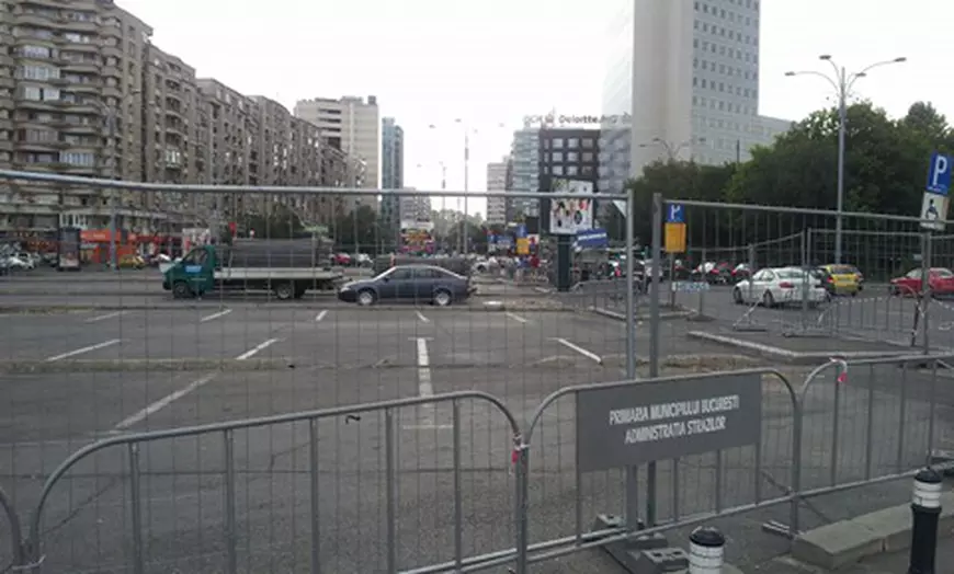 Jandarmii au construit deja țarcul pentru mitingul PSD din Piața Victoriei