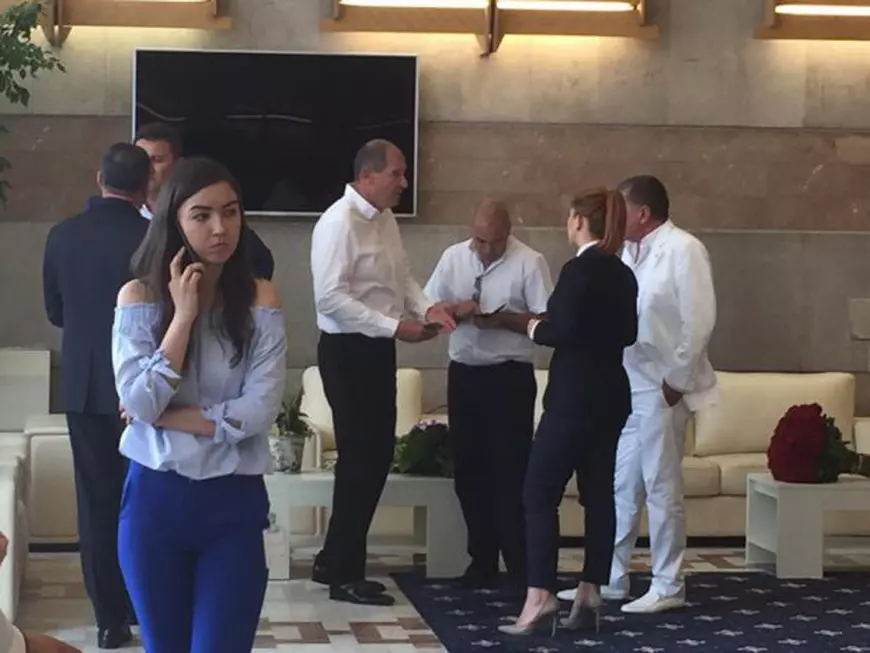 VIDEO&FOTO. Sosirea Simonei Halep în România după ce a câștigat Roland Garros 2018. Așteptată pe covorul roșu!