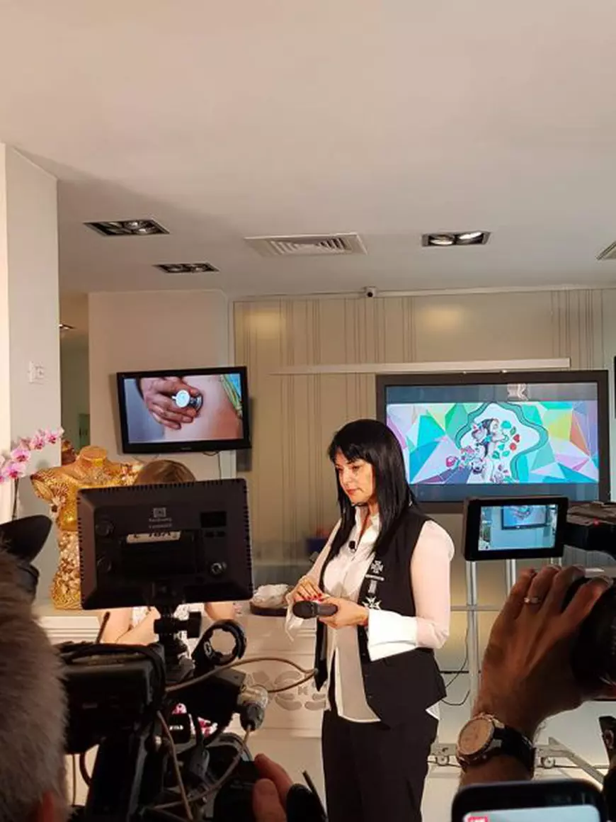 Foto EXCLUSIV/ Andreea Marin, în lacrimi! Și-a scos peruca, s-a demachiat și a început să plângă în public. ”Jos masca!”