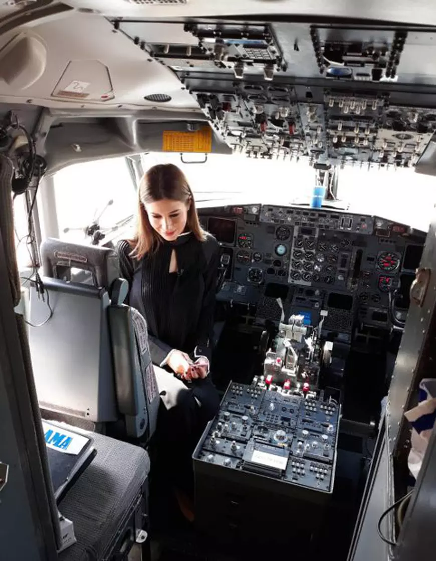 Cristina Mihaela Dorobanțu ia lecții de pilotaj. “Ani la rând mi-a fost frică de avion”