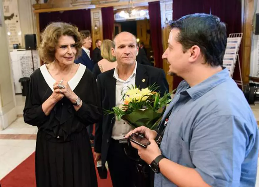 EXCLUSIV/Actrița Fanny Ardant are tatuată o cruce în palmă. ”Da, are o semnificație aparte...”