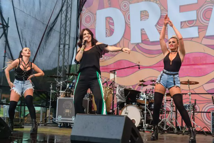 Smiley, Ellie White și  Irina Rimes au făcut spectacol pe scena de la Dream Family Festival