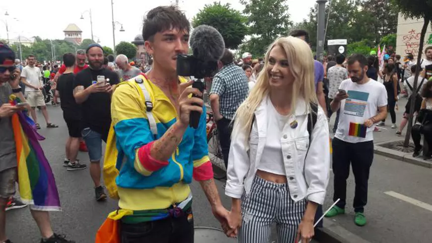 Andreea Bălan, la Gay Pride. ”Oamenii de la mitingul PSD mi s-au părut foarte triști...”