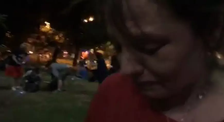 Actrița Natalie Ester, în lacrimi după mitingul PSD. A plâns și a adunat gunoaie | VIDEO